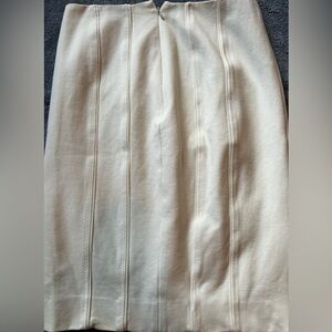 White House Black Market size 6 off white lines pencil skirt.